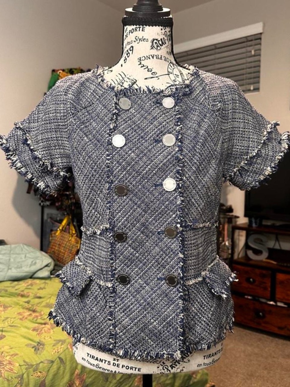 Vintage BCBGMAXAZRIA tweed blouse with ruffles and little pockets on the front